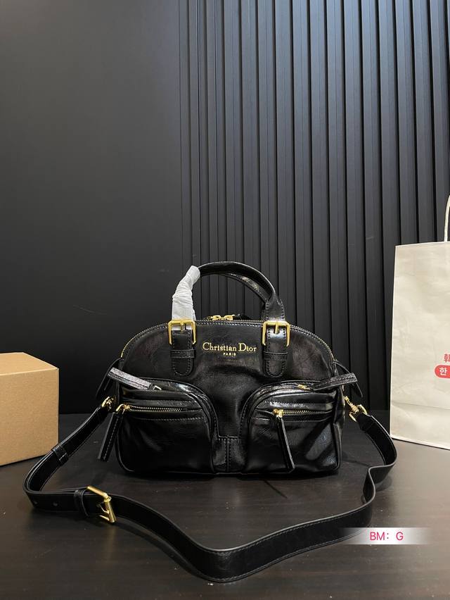 牛皮 迪奥 保龄球包 适合日常出行 闺蜜逛街 都是超级不错的选择 尺寸 29*20