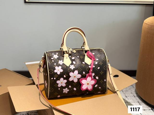 配飞机盒折叠盒子 Lv枕头 lv路易威登女士单肩包村上隆联名Monogram樱花限量新枕头包尺寸 26 19