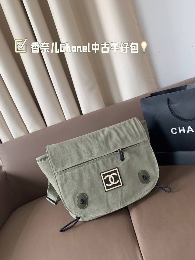 香奈儿中古牛仔Chanel 用大方标迎接时髦氛围感的冬天 香奈儿方标系列真的是真香宝藏区 配色舒服 材质轻便 随便搭配都超级时髦 尺寸 32*25