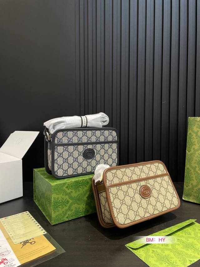 配折叠礼盒 gucci酷奇Ophidia相机斜挎包. 随着时间成长 经久耐看且永不过时的元素 这款包包造型小巧 依旧是复古的调性 方方正正的包型很好搭配衣服 可 配折叠礼盒 gucci酷奇Ophidia相机斜挎包. 随着时间成长 经久耐看且永不过时的元素 这款包包造型小巧 依旧是复古的调性 方方正正的包型很好搭配衣服 可