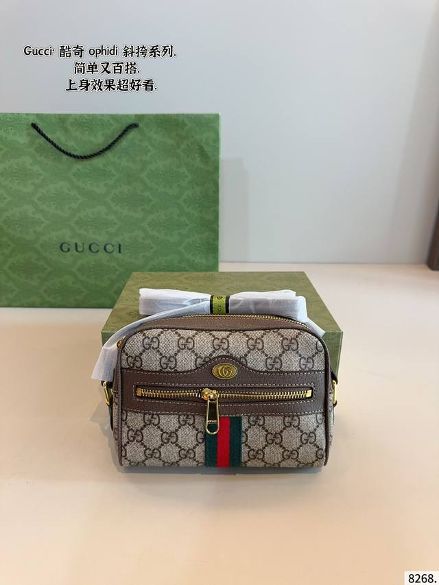 礼盒 Gucci古奇新款 相机包 邮差 酷奇双G包 单肩包斜挎包 美到无法无天的系列 今年简直引领时尚最In元素 做了几个月的款 质量一直在升级 口密集五金 百