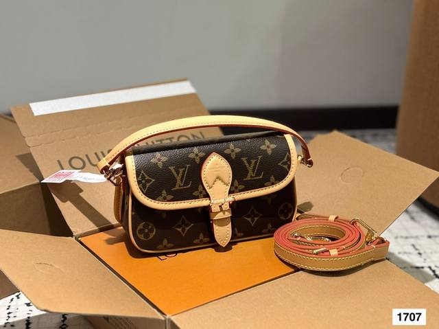 lv 秀款法棍小号出货啦 20Cm 折叠盒包装 奢华象征 工艺精湛 时尚经典 m83566老花 本款Nano Diane为Monogram帆布包身融入皮革包角和