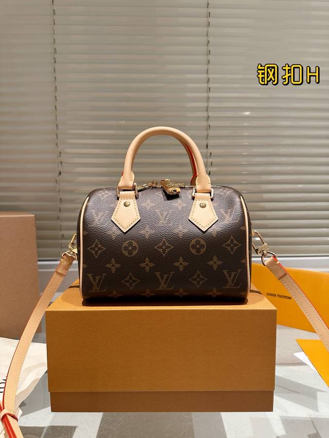 钢扣 皮带 lv Speedy20手袋最新款刺绣肩带枕头包老花手提单肩斜挎包尺寸 20*13*12Cm 天然变色牛皮 原版五金 重工双面刺绣肩带 全套包装