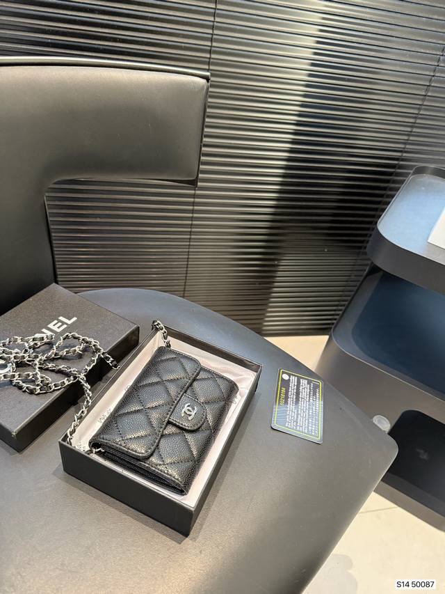 配盒子 香奈儿零钱包 百搭经典 精致的一只 真的超级无敌巨可爱 仙气满满 小姐姐日常必入款 尺寸 12 10 货号50087