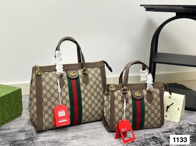 gucci Ophidia系列 百搭之王 ophidia不断发展壮大 在每--季都会带来令人惊艳的新品 这款手提包是Epilogue系列中的一款 配有可拆卸肩带