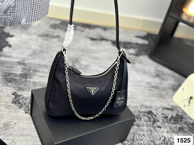 size 23 14Cm prada Hobo尼龙腋下包 看到实物真的堪称完美 包装 设计超级方便和舒服