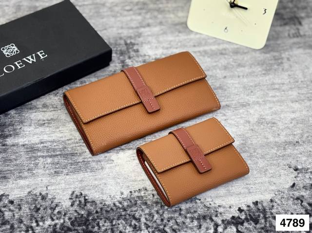 罗意威爆款牛皮中长款钱包款式经典做工精细耐磨耐用手感极佳