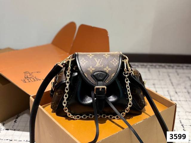 lv Odyssee双肩包 新款 老花小号Bb双肩包 顶级牛皮 原单品质 尺寸 23 17Cm