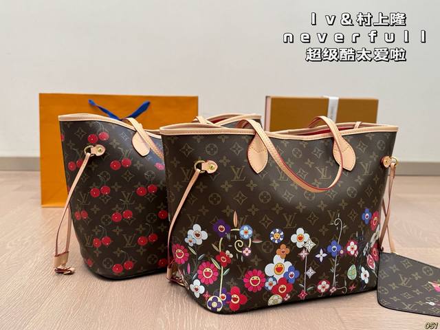 lv&村上隆联名系列 neverfull超级酷太爱啦 购物袋届的天花板 被它的颜值惊艳到啦 简约大气 时髦感十足 尺寸32 28