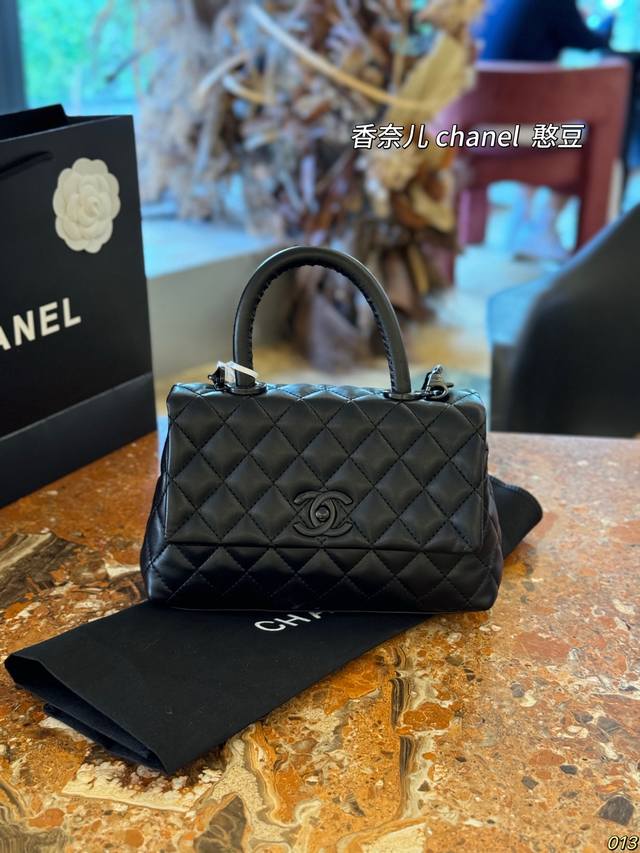 chanel Coco Handle小香女士手提口盖包 香奈儿 Hass 御用原版牛皮 原装五金扣 时尚百搭超级好看 美美哒 尺寸 23*14