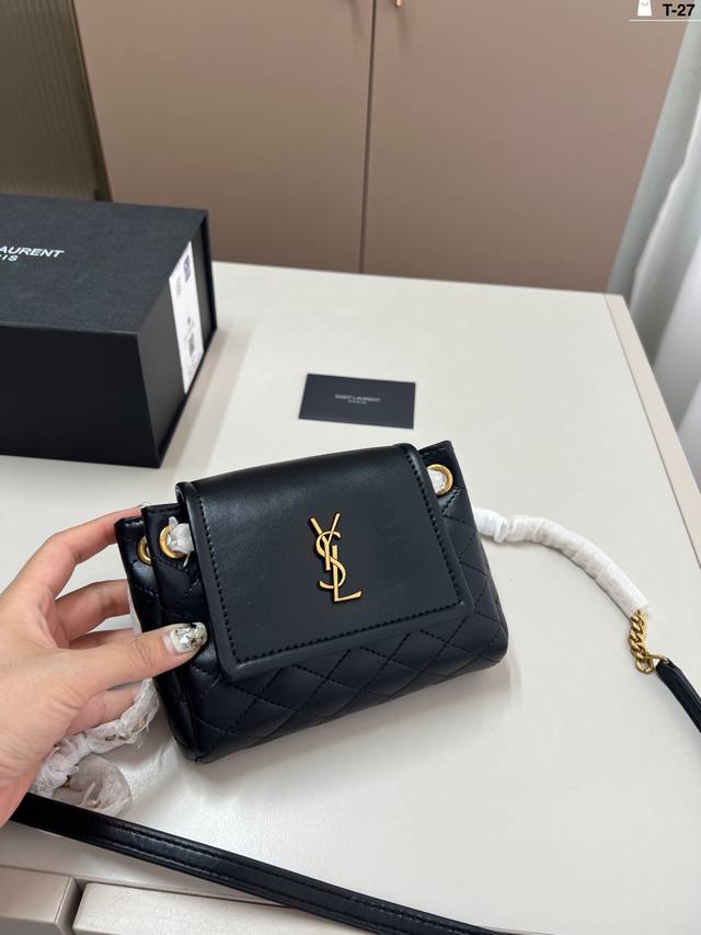 ysl Mini Nolita手袋 精致 可爱还很能装 背他真的是温柔小仙女本仙了 t-27尺寸16 12折叠盒