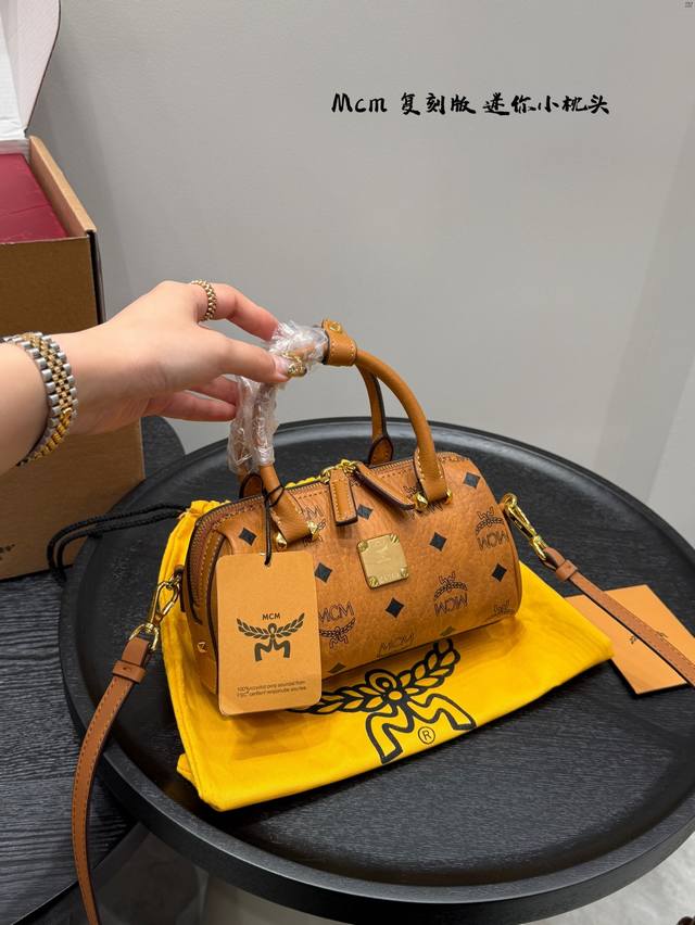 礼盒包装 原单顶级 青岛代工 全钢五金 mcm 原单茶金 波士顿迷你枕头包 mcm Ss21 Mini Nano 枕头包 可爱到爆炸 青岛原厂 可单肩 斜挎 手