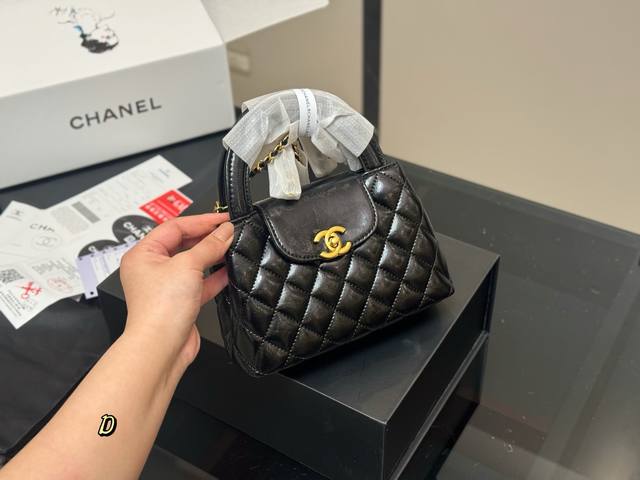 配全套包装 size 20*12Cm 香奈儿23K Kelly 最美的23K 油腊皮太好看了想要马上滴滴Sa的冲动 新包真的超香哦 牛皮高品质