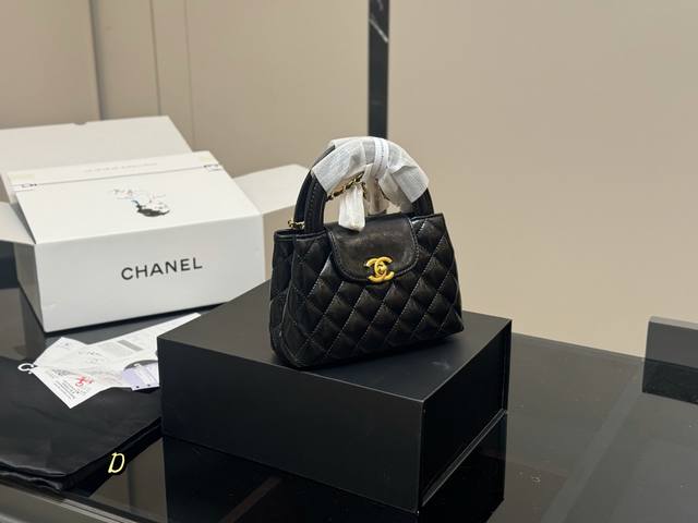 配全套包装 size 20*12Cm 香奈儿23K Kelly 最美的23K 油腊皮太好看了想要马上滴滴Sa的冲动 新包真的超香哦 牛皮高品质 配全套包装 size 20*12Cm 香奈儿23K Kelly 最美的23K 油腊皮太好看了想要马上滴滴Sa的冲动 新包真的超香哦 牛皮高品质