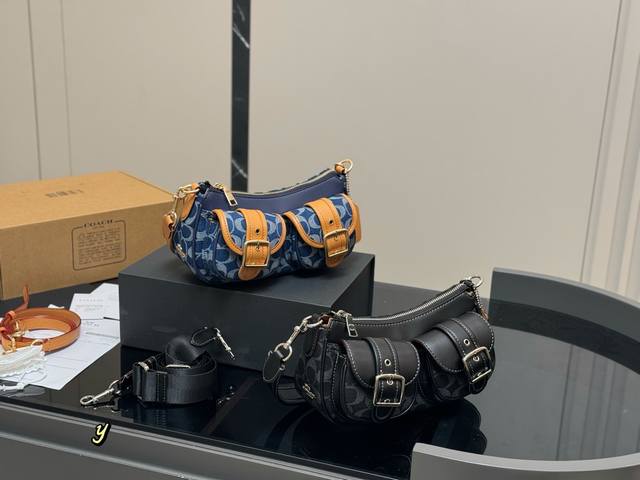 全套包装 蔻驰丹宁系列 是被香香软软的包给迷住了 谁还不知道这个新款丹宁复古包包 我都会伤心的好吗