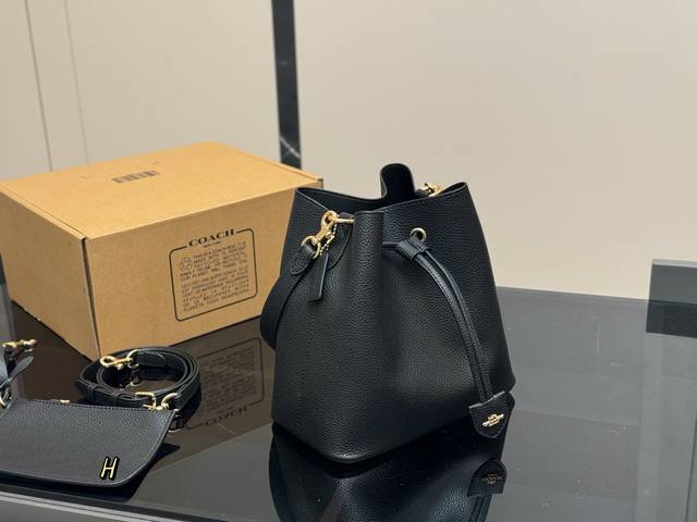 配盒 coach 6新款 蔻驰Rowan水桶包神了一定会火 这个我断言 六月的爆款 这不卖断货还等什么 尺寸:24.23Cm
