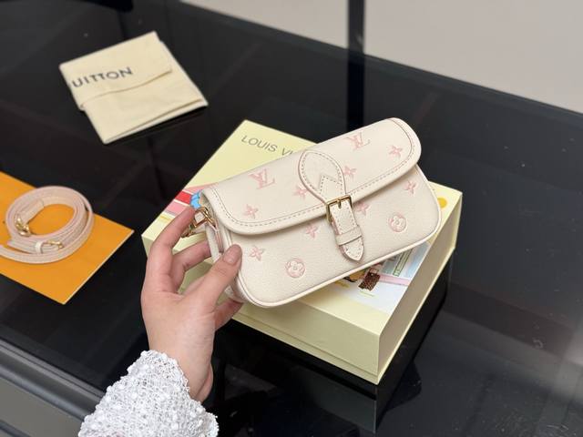 配全套包装 size 19*11Cm lv Diane法棍 nano尺寸了 真的难以置信