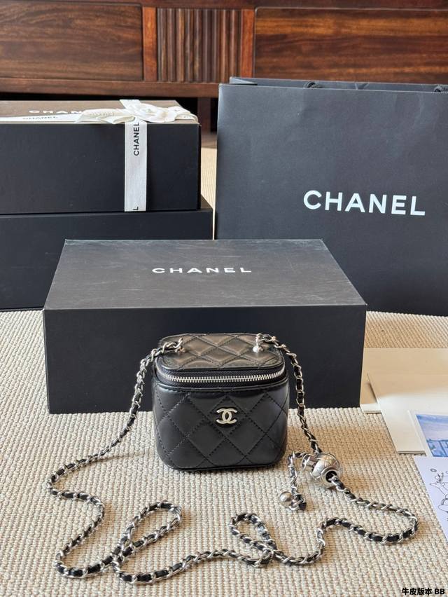 Chanel 盒子包 慵懒随性又好背 上身满满的惊喜 高级慵懒又随性 彻底心动的一只 size 10 9Cm