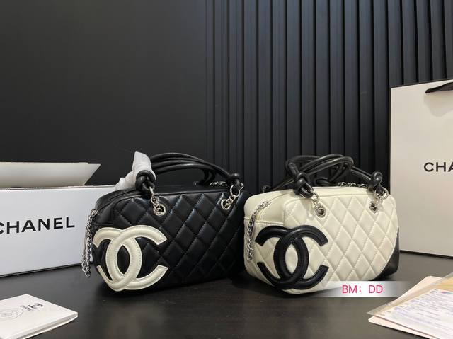 配盒 chanel中古保龄球包 香奈儿Chanel 中古保龄球包 jennie 同款中古保龄球包 #香奈儿Cf #许愿香奈儿 #Chanel中古包 #奈儿包包#