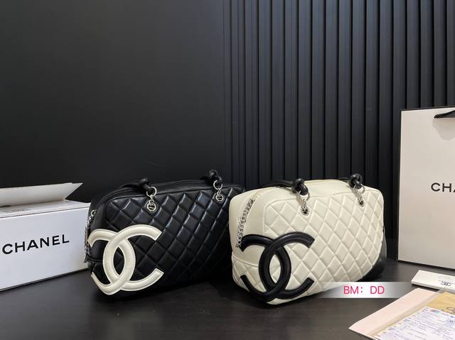 配盒 chanel中古保龄球包 香奈儿Chanel 中古保龄球包 jennie 同款中古保龄球包 #香奈儿Cf #许愿香奈儿 #Chanel中古包 #奈儿包包#