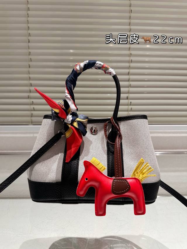 复刻版 原版布 hermes Garden 花园包 奢侈品中的经典之作 配织带 手提肩背斜挎都可以 H家入门级单品进口头层小牛皮 手感超级棒尺寸 22 16Cm