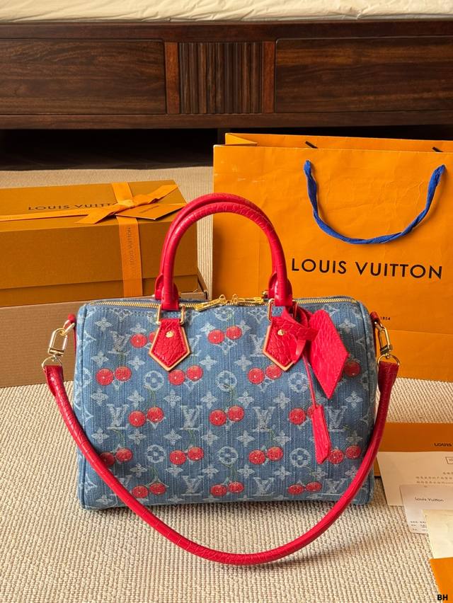 lv Speedy枕头包 单宁 Lv Speedy 30Cm枕头包 无论版型 内里和专柜毫无差别 真正原版复刻 内里可拆卸 火遍全球的爆款机场大包 机车女神包