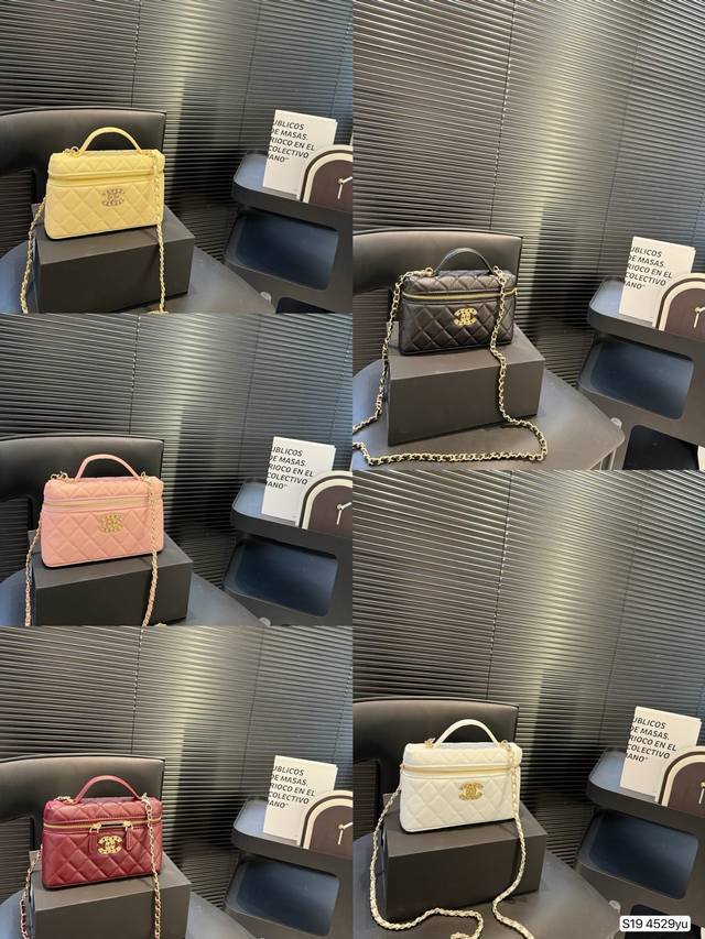 配折叠盒子 香奈儿化妆包 我觉得吧 每个爱化妆的妹子都应该有个化妆包 出门拿上就可以走 里面装上我们最常用的化妆品 再也没有出门忘带口红的烦恼啦 尺寸 19 1