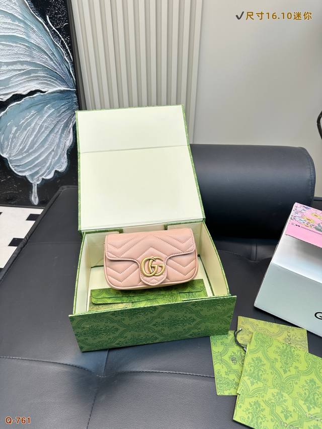 迷你尺寸16.10 小号尺寸21.13 大号尺寸25.15 配全套礼盒包装 gucci酷奇 Ggmarmont马蒙链条包 超纤皮绗缝V形工艺 陶瓷饰面效果滑链肩