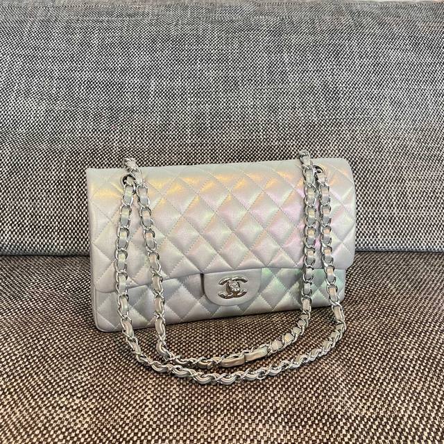 Chanel 幻彩银Cf链条翻盖包 尺寸：25.5X15.5X6.5Cm