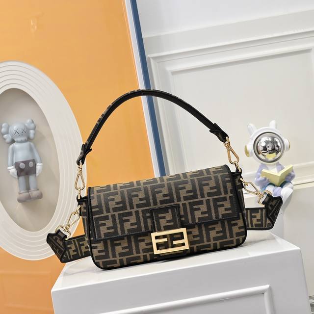 顶级配全套包装盒 型号0051 New F家19 早春新款 Baguette系列 即将出货，一眼倾心，从此相随，It Girl的心头爱，三维纹理革面，点缀以闪耀