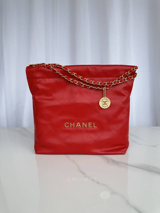 小香 !品牌:Chanel型号:As3260简介:原单质量,经典之作,华丽与气质的前沿,是你意想不到的尊贵。皮种:原单进口牛皮,里配原版布。五金:原版五金配制尺 小香 !品牌:Chanel型号:As3260简介:原单质量,经典之作,华丽与气质的前沿,是你意想不到的尊贵。皮种:原单进口牛皮,里配原版布。五金:原版五金配制尺