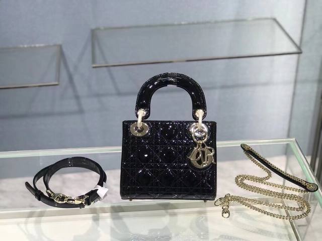 Lady Di.Or Mini 原单高品质、经典三格漆皮小牛皮，可手提亦可肩背或斜挎，尺寸：17Cm 链条120Cm 可调节皮肩带 款号:6603
