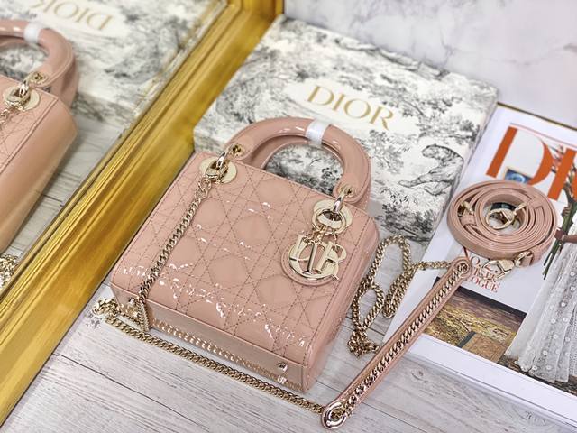 Dior 升级版三格戴妃 细节图 翻盖开合 ：玫瑰粉漆金 ：17×7×15