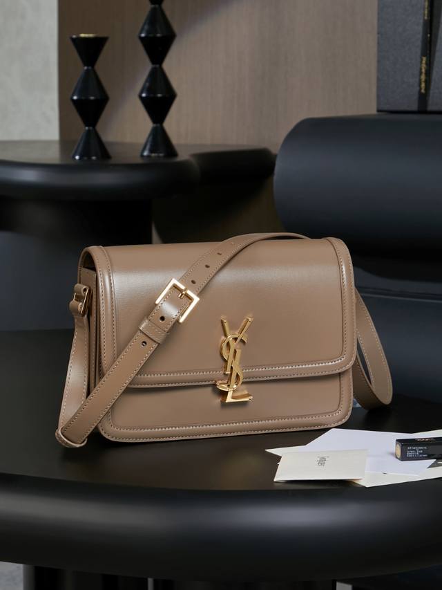 原厂皮全套原版包装 It Bag_必火爆款，还没上市就攻陷了整个时尚圈，怀旧左岸，灵感来自巴黎左岸街名Rue De Solferino为名！包包采用原厂细牙签纹