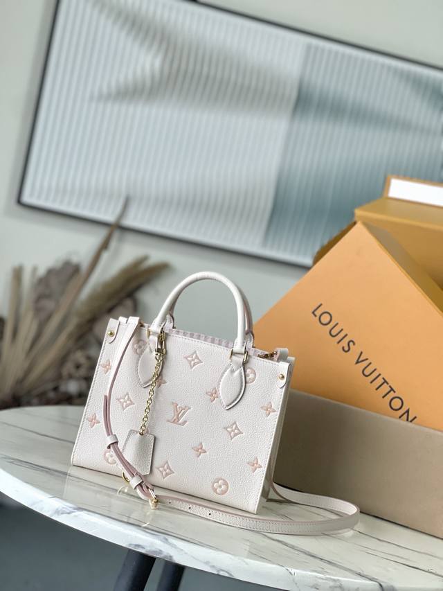 头层皮 顶级原单M14403 本款Onthego小号手袋焕新品牌经典Monogram Empreinte皮革，以相同色调勾勒图案轮廓。可拆卸金属链条装饰点亮细节