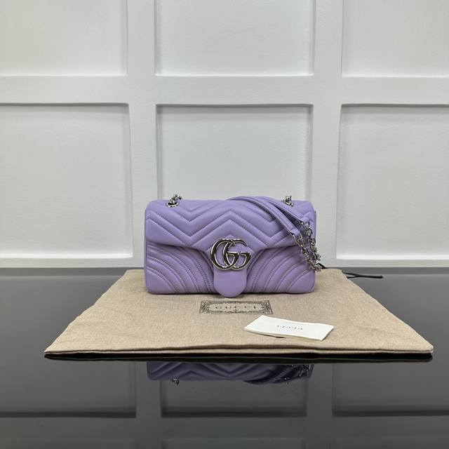 Gucci新款专柜品质，顶级原单货 原厂皮，原厂五金、实物实拍，款号：837267紫色 羊皮 尺寸：W26Xh15Xd7Cm，