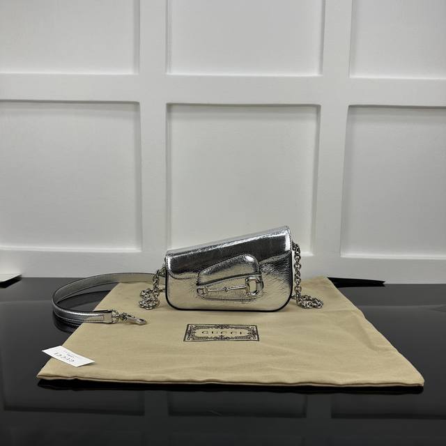 Gucci新款专柜品质,顶级原单货 原厂皮,实物实拍,款号:774209银色 哈蜜瓜纹 尺寸:W19.5Xh8-12.5Xd3-6Cm, Gucci新款专柜品质,顶级原单货 原厂皮,实物实拍,款号:774209银色 哈蜜瓜纹 尺寸:W19.5Xh8-12.5Xd3-6Cm,