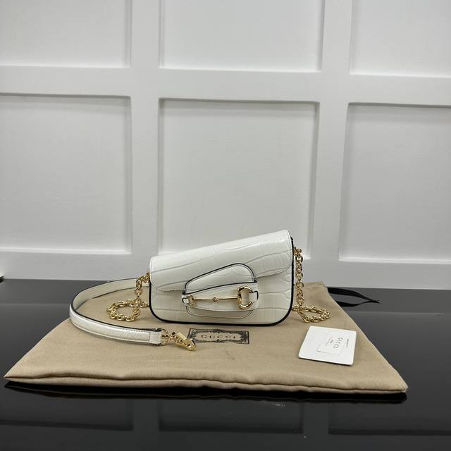 Gucci新款专柜品质，顶级原单货 原厂皮，实物实拍，款号：774209白色鳄鱼纹 尺寸：W19.5Xh8-12.5Xd3-6Cm，