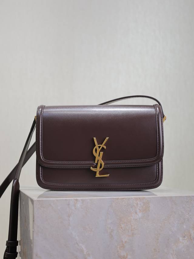 正品级 咖啡色 Solferino Box 必火爆款,还没上市就攻陷了整个时尚圈,怀旧左岸,灵感来自巴黎左岸街名Rue De Solferino为名!包包采用原 正品级 咖啡色 Solferino Box 必火爆款,还没上市就攻陷了整个时尚圈,怀旧左岸,灵感来自巴黎左岸街名Rue De Solferino为名!包包采用原