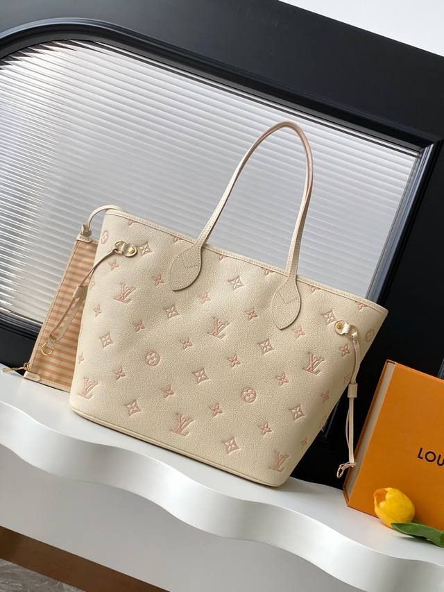动态163C芯片 顶级原单加强版 Neverfull Mm 中号手袋 M14285 奶油杏色 提花 这款Neverfull Mm手袋以同色美学重译经典Monog
