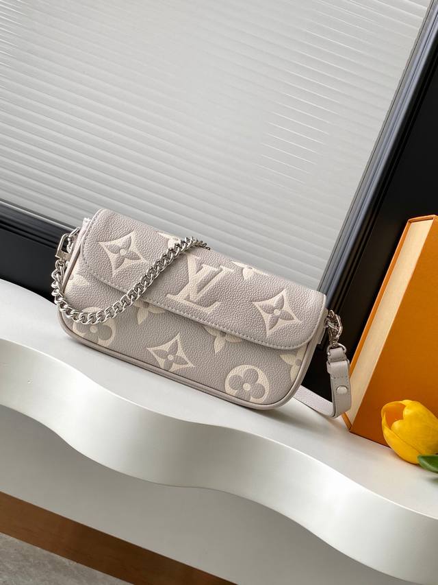 动态163C芯片 顶级原单加强版 M14225 本款 Wallet On Chain Ivy 手袋取材品牌经典 Monogram Empreinte 皮革，以摩