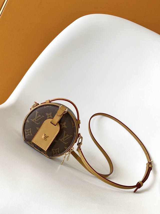 M44699老花 M68276黄花 顶级原单 动态变码 本款 Mini Bote Chapeau 手袋采用 Monogram 帆布塑造经典构型，以皮革名牌和 M