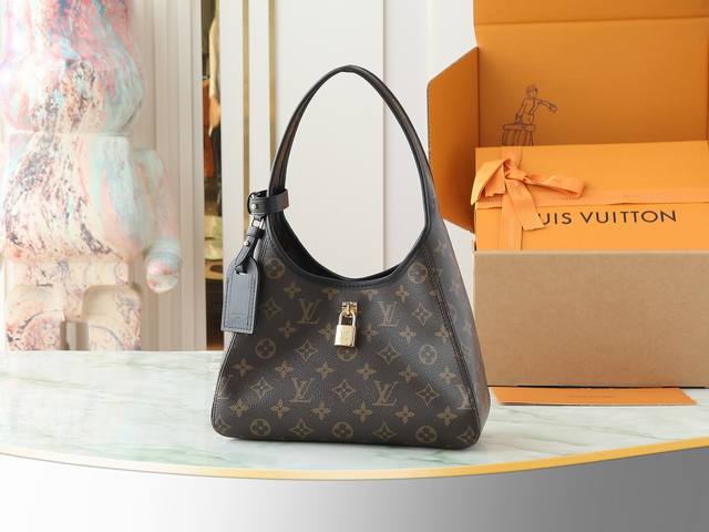 出厂价P 顶级原单 独家实拍 M12940老花黑色 手拎腋下包 当季新款 The Drop 小号手袋 本款 The Drop 小号手袋向 2018 年问世的 F