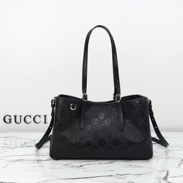 专柜品质,原厂皮,款号815214克压花尺寸:宽31X高18.5X侧宽11.5。现货出货! 专柜品质,原厂皮,款号815214克压花尺寸:宽31X高18.5X侧宽11.5。现货出货!