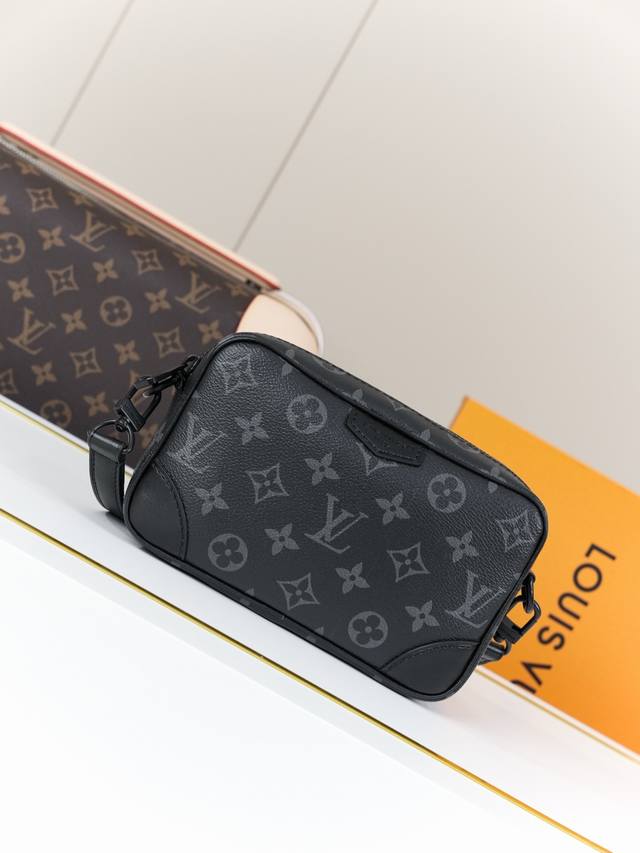 动态163C01芯片 M14253黑花 顶级原单 独家背景实拍 本款 TrocadéRo 迷你手袋取材 Monogram Eclipse 涂层帆布，搭配牛皮革饰