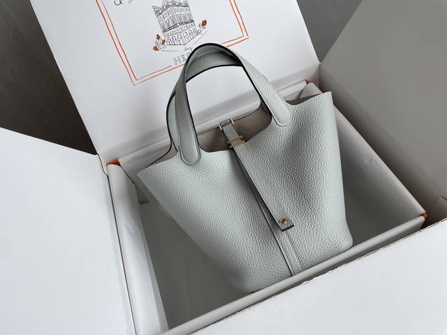 原价1500 618狂欢特惠活动 圣杯蓝金扣 半手缝 牛皮 全新无质量问题 无礼盒 有布袋 尺寸：18Cn