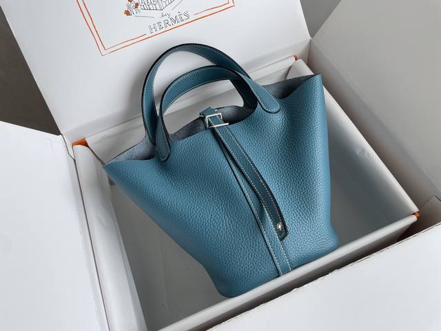 原价1500 618狂欢特惠活动 牛仔蓝银扣 半手缝 牛皮 全新无质量问题 无礼盒 有布袋 尺寸：18Cn