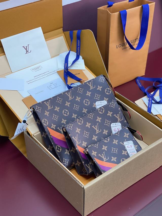 出厂价P 升级版本P2540老花！芯片版、Trio Mon Monogram 盥洗袋！本款 Trio 盥洗袋出自 Mon Monogram 系列，借尺寸各异的手