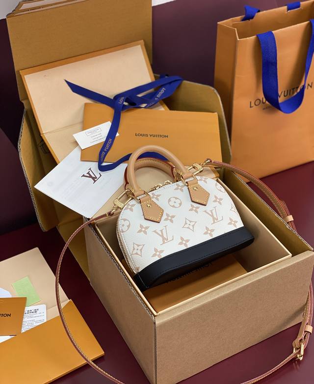 出厂价P 升级版本M46895 白丝印！Nano Alma 手袋、本款 Nano Alma 手袋浓缩 Alma 手袋的经典构型，为 早春秀场的 Monogram