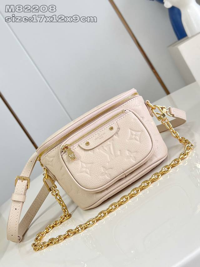 出厂价P 顶级原单 M82208沙色 M14420 本款 Mini Bumbag 手袋来自 Lv Gradient 系列,为 Monogram Empreint 出厂价P 顶级原单 M82208沙色 M14420 本款 Mini Bumbag 手袋来自 Lv Gradient 系列,为 Monogram Empreint